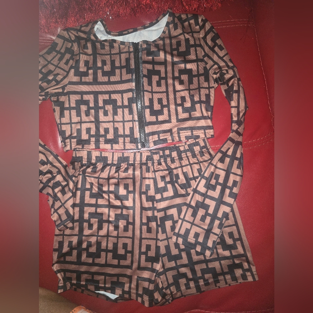 SHEIN Geometric Patterned Set in Black and Brown